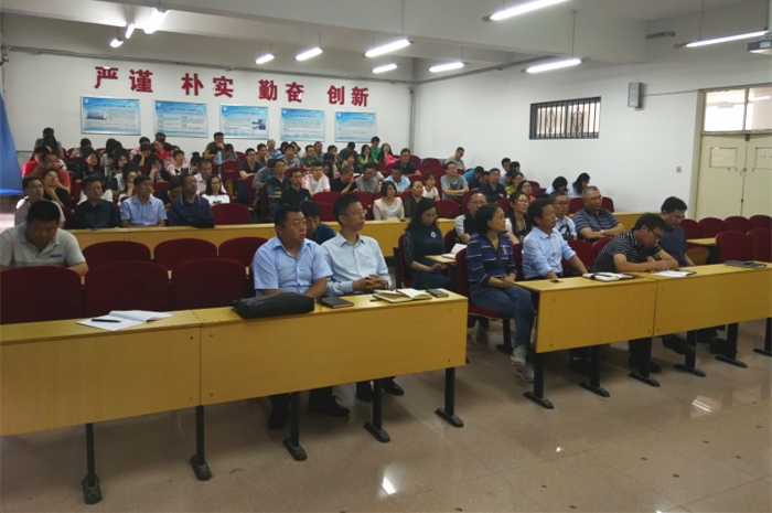 1528165584890072314.jpg 20180525教职工党员大会 (3)_副本.jpg
