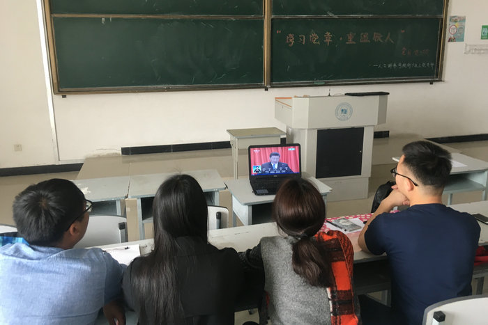 1526346944522014354.jpg 研究生1_副本.jpg